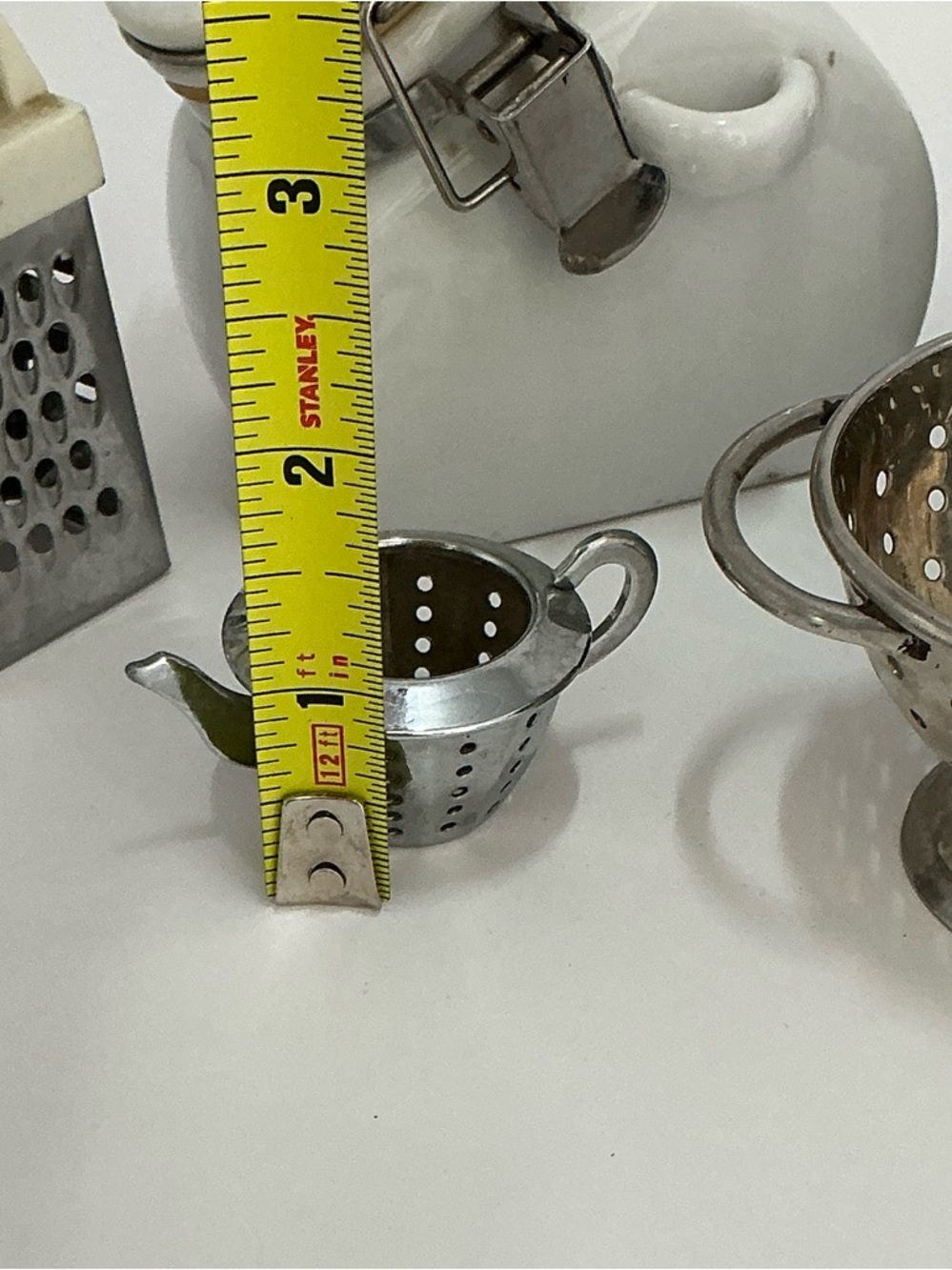 Vintage Miniature Kitchen Set Metal & Ceramic Playset or for collectors - Picture 7 of 15